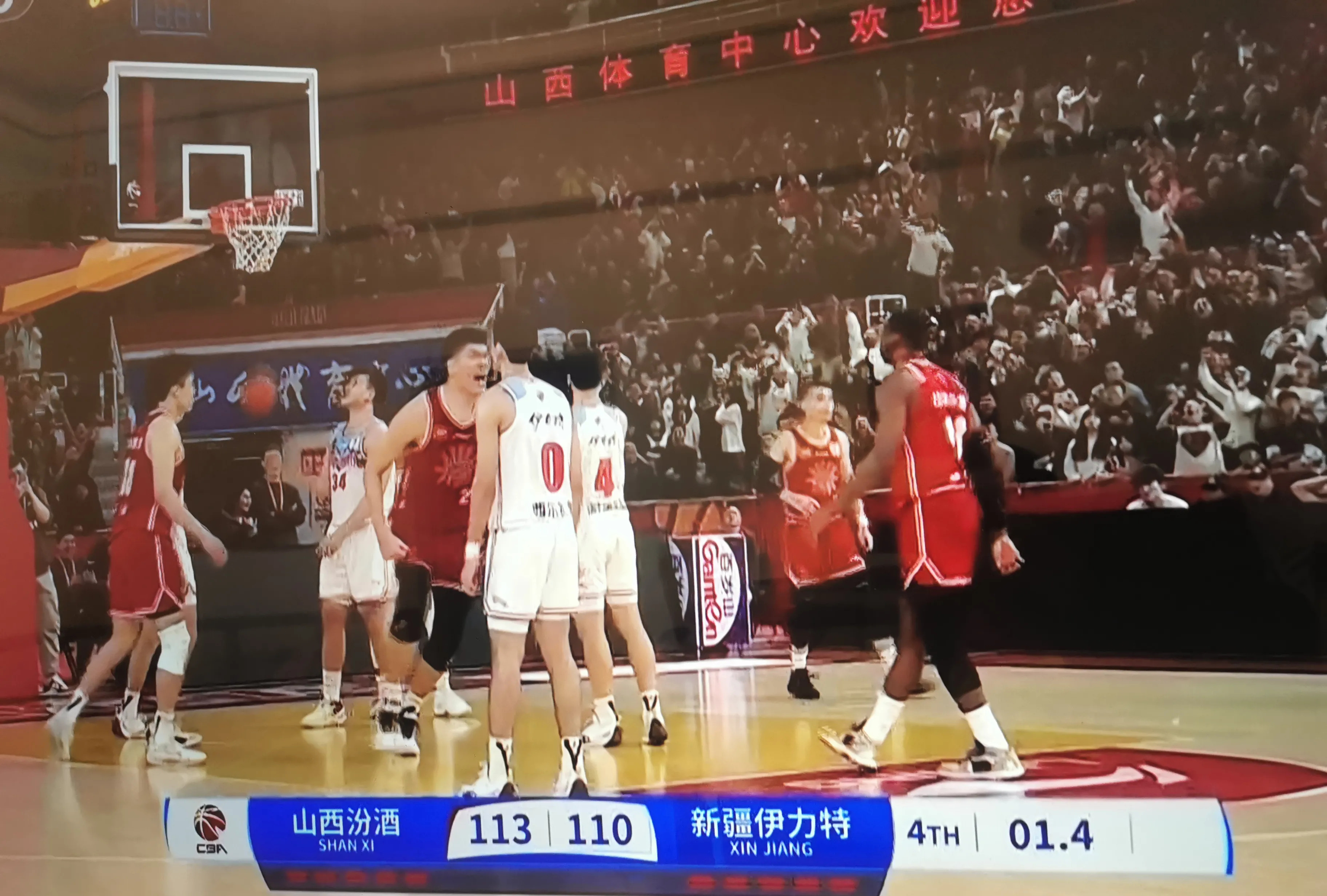 米兰体育官网首页-河北男篮在激烈比赛中实现了逆袭